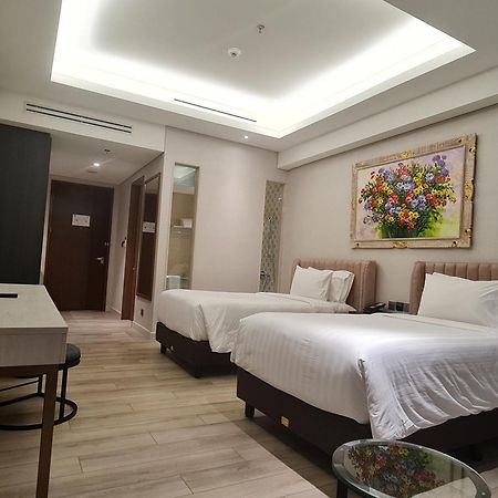 Trembesi Hotel Serpong Exterior foto