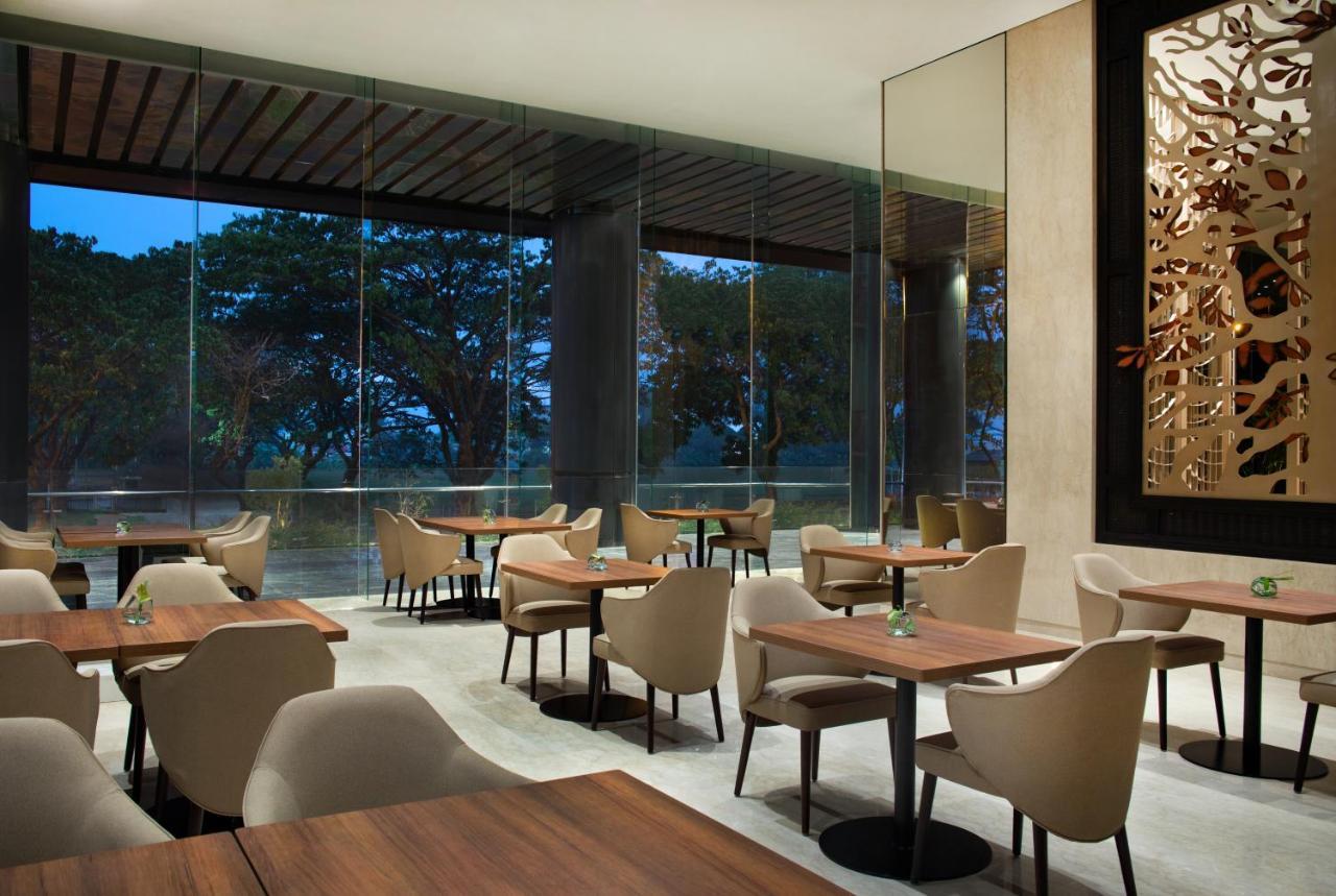 Trembesi Hotel Serpong Exterior foto