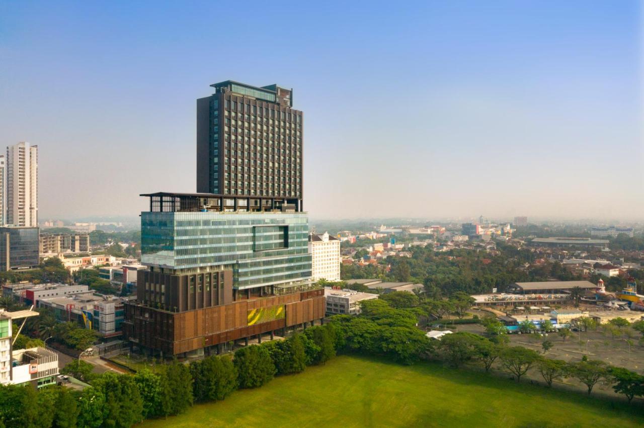 Trembesi Hotel Serpong Exterior foto