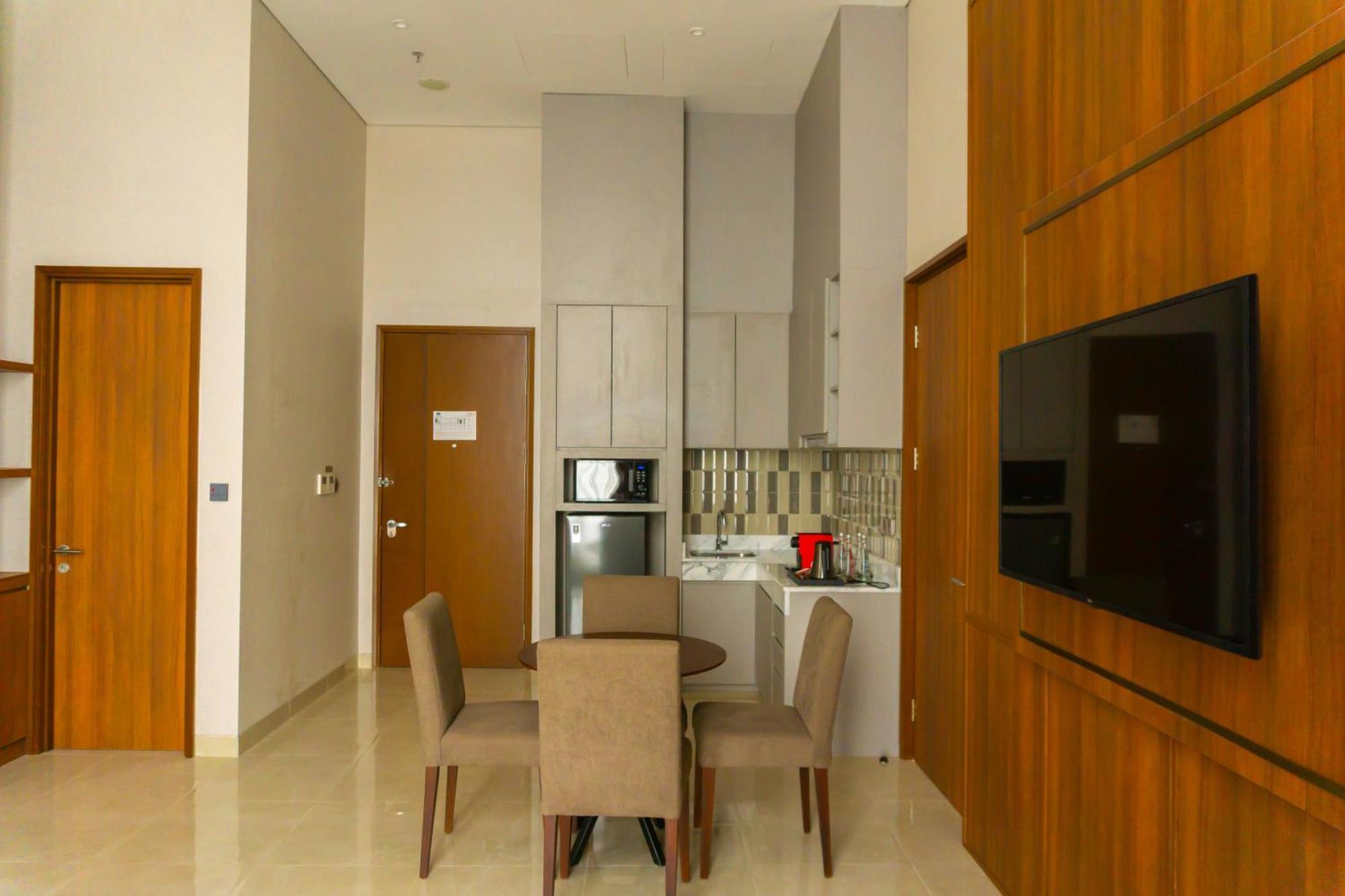 Trembesi Hotel Serpong Exterior foto